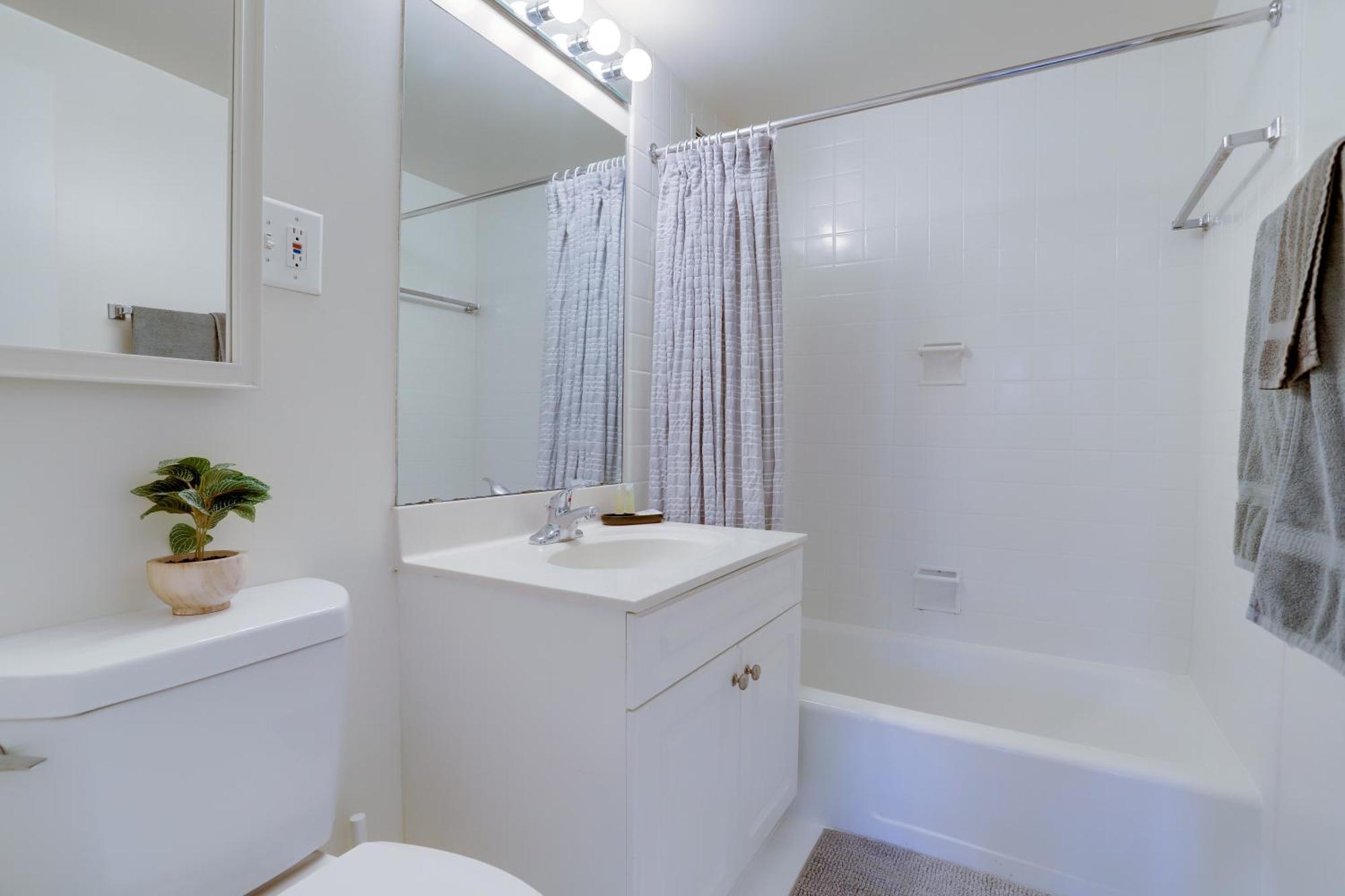Beautiful 2Br Apartment At Crystal City With Gym Arlington Exterior photo